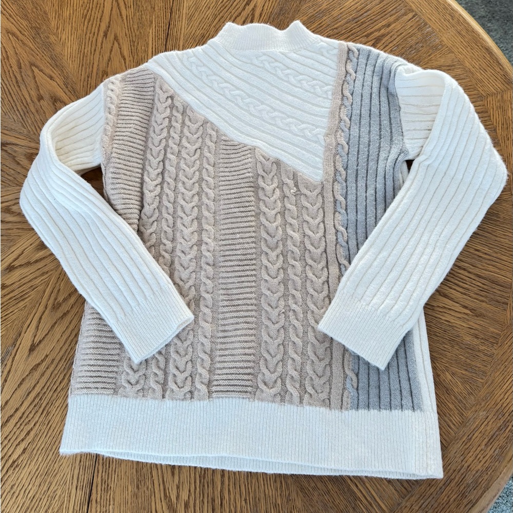 Mystree Beautiful Cream Cable knit Sweater with Beige and Gray size small